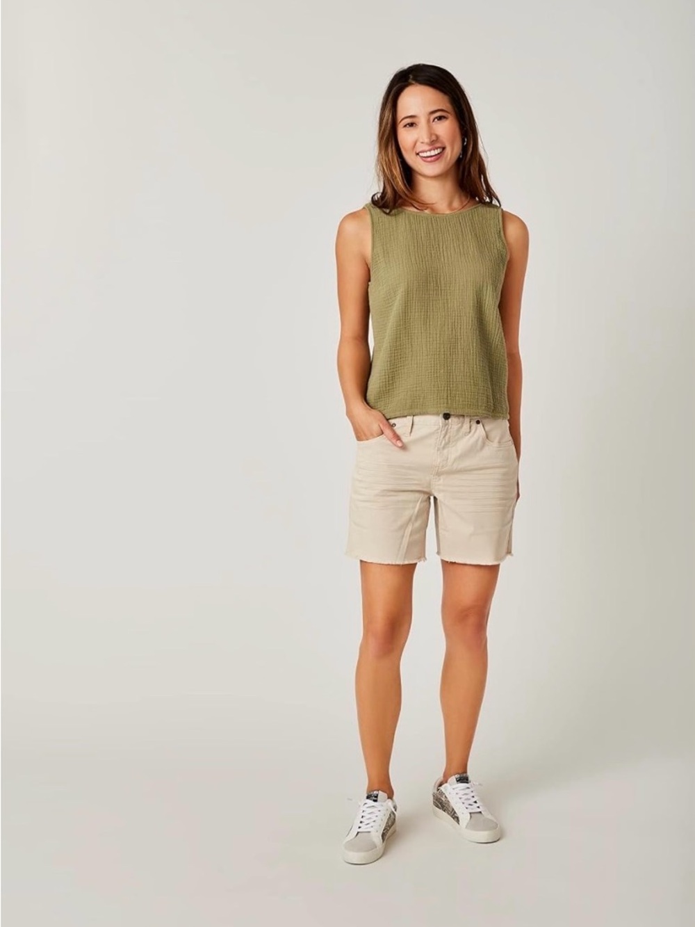 Carve Designs Women’s 6” Oahu Twill Shorts in Cement size 8 EUC